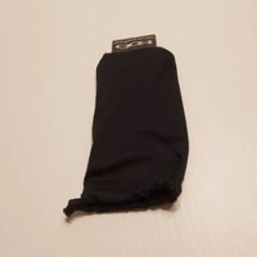 Oakley pouch drawstring bag cleaning cloth black. Perfect shape. Size 6.5X3